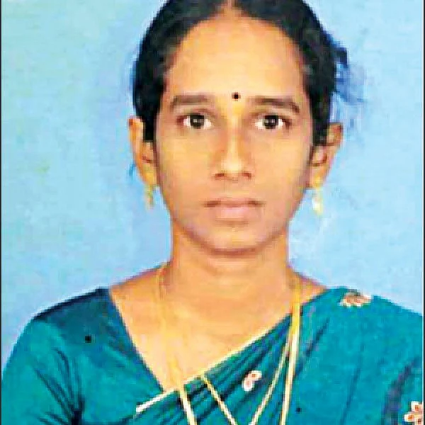 “என் மனைவியைப் பறிச்சிட்டாங்க பாவிங்க...!”