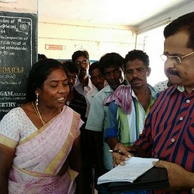 பள்ளி மாணவர்களுக்கு சூடுவைத்த ஆசிரியை கைது!
