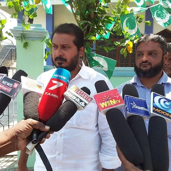 `தமிழர்களைப் பிரதமர் மோடி கிள்ளுக்கீரையாக நினைக்கிறார்!' - தமிமுன் அன்சாரி தாக்கு