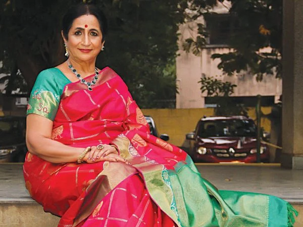 `டெக்னாலஜியும், தெய்வீகமும் சேர்ந்த அனுபவம் அது!' - மூக்குத்தி அம்மன் பாடல் குறித்து அருணா சாய்ராம்
