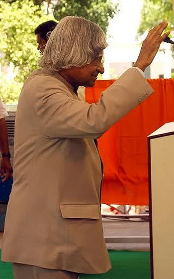 அக்னி நாயகனின் கனவை நனவாக்குவோம்!
