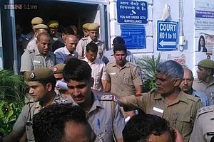 நிதின் கட்கரி தொடர்ந்த அவதூறு வழக்கில் கெஜ்ரிவாலுக்கு சிறை!