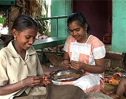 பீடியால் புகையும் பெண்கள் வாழ்வு!