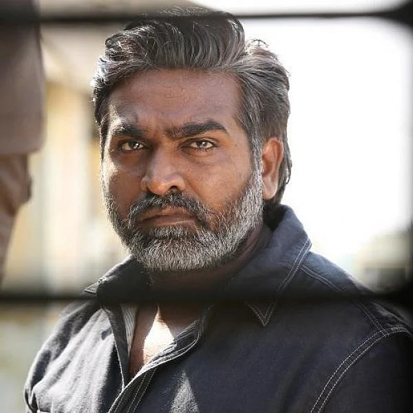 ``விஜய் சேதுபதியை அரசியல்வாதியா பார்க்கலாம்!" - `துக்ளக் தர்பார்' டில்லி பிரசாத்