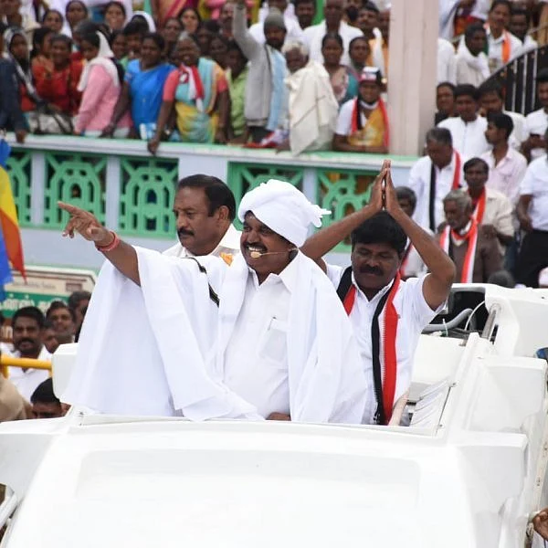 `தலையில் தலைப்பாகை, தோளில் சால்வை!'- நீலகிரியில் முதல்வர் எடப்பாடி பிரசாரம்