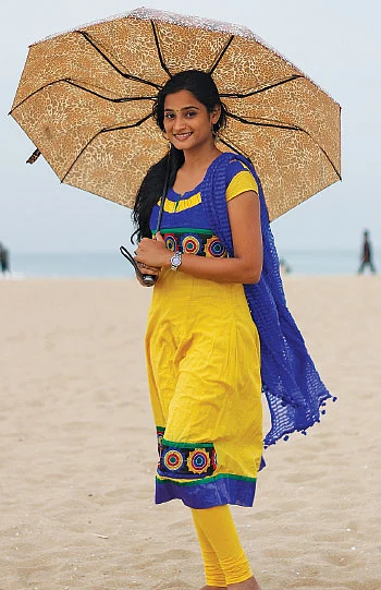 மழை வருது... மழை வருது...குடை கொண்டு வா!