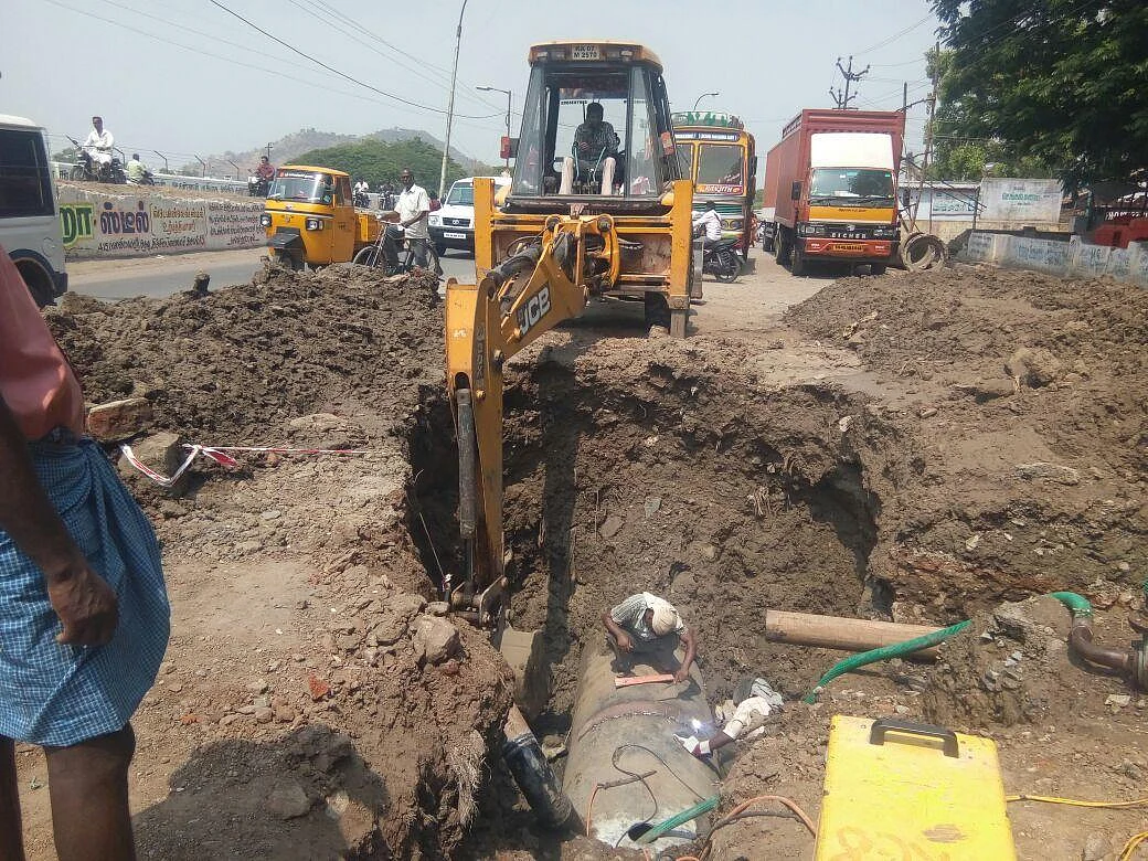 குடிநீர் குழாயில் உடைப்பு ஏற்பட்டு 9 மாதங்களாகியும் சரிசெய்யப்படாத நிலை! சேலம் மாநகராட்சி அவலம்