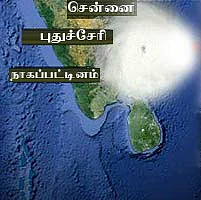 தானே புயல் அப்டேட்ஸ்: தமிழகம், புதுவையில் 33 பேர் பலி