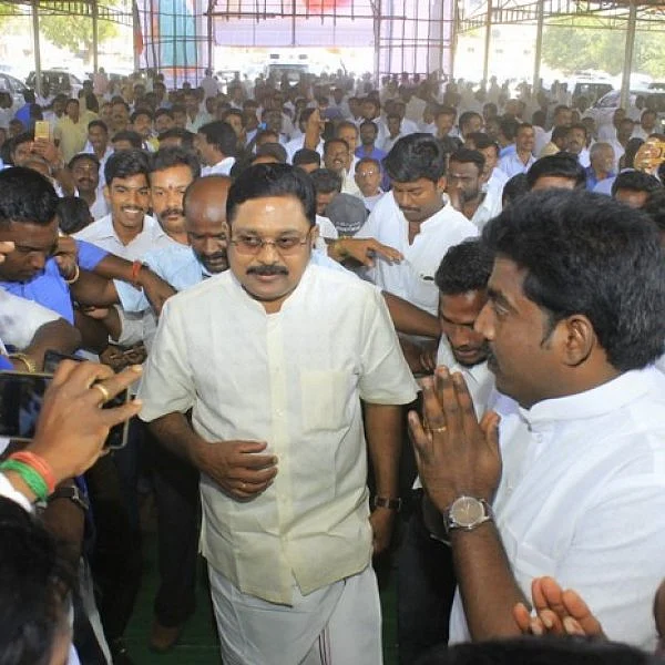 தினகரன்