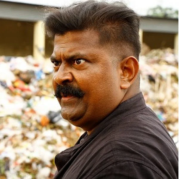 இயக்குநர்கள் ராம் - மிஷ்கின் நடித்திருக்கும் ‘சவரக்கத்தி’ படத்தின் ஸ்டில்ஸ்..!