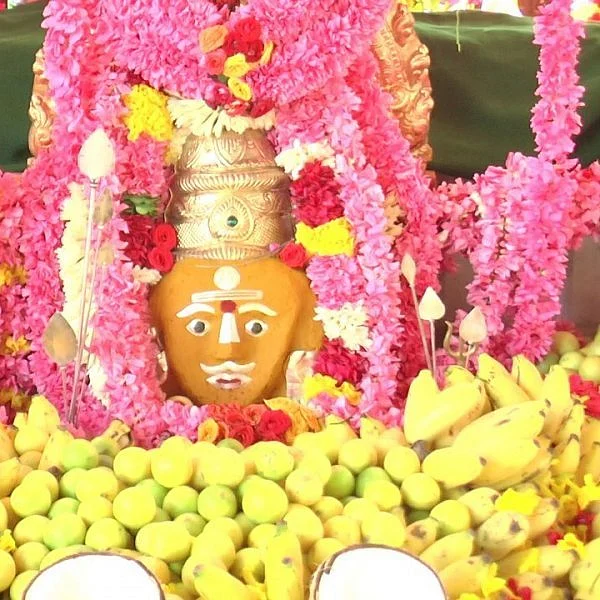 7,500 ரூபாய்க்கு ஏலம் போன ஒற்றை எலுமிச்சை பழம்!