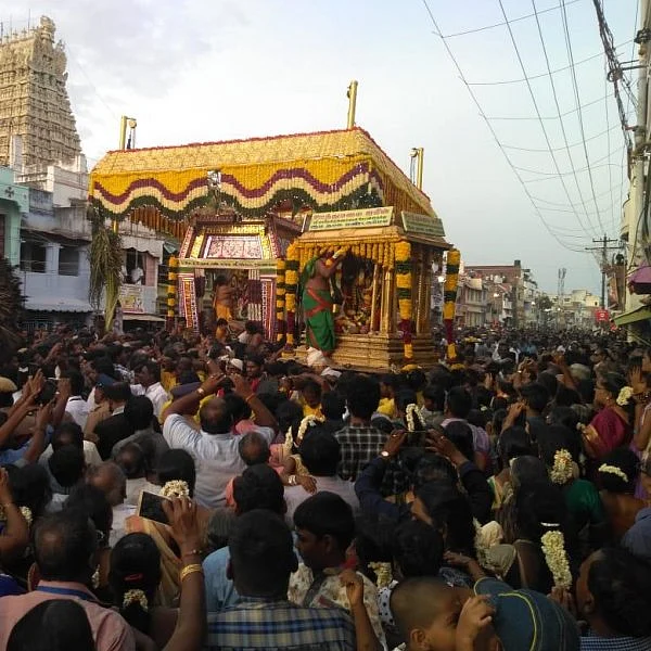 சங்கரநாராயணர் கோயிலில் தபசுக் காட்சி! - லட்சக்கணக்கான பக்தர்கள் சுவாமி தரிசனம்