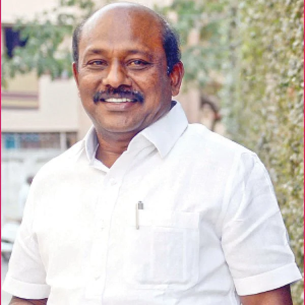விக்கிரமராஜாவுக்கு எதிராக வரிசைகட்டும் புகார்கள்