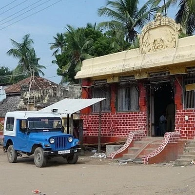 போலீஸ்காரர் மகனுக்காக வாங்கிய கிரிக்கெட் பேட்டால், பணிமாற்றத்துக்குள்ளான இன்ஸ்பெக்டர்!