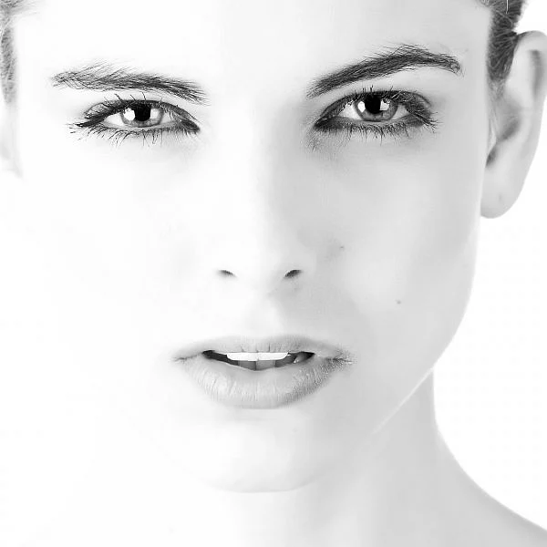கண்ணுக்கு மை அழகு... ஆனால் இப்போது...! #BeautyTips