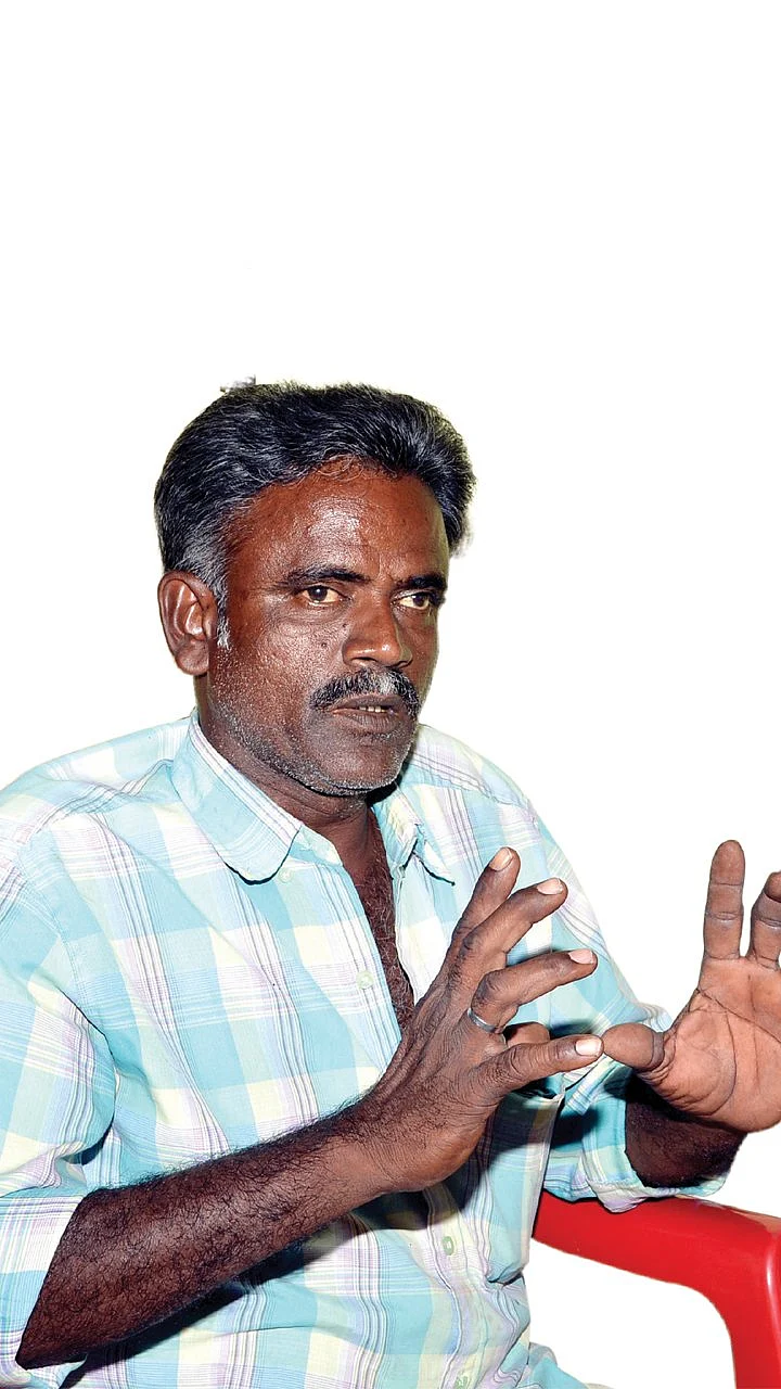 அனிதா சுயசரிதை படம் எடுப்பது பி.ஜே.பி ஆதரவாளர் - தடைபோடும் தந்தை
