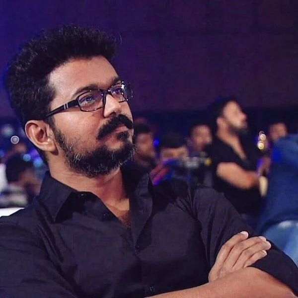 எல்லா விஜய் பட டீசர்களிலுமே இந்த தப்பு நடக்குது..! #TeaserSpoiler