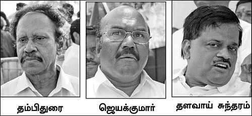 “இனி நீங்கள் வேண்டாம்!” - தினகரனுக்கு எதிராக கத்தி தீட்டும் அமைச்சர்கள்!