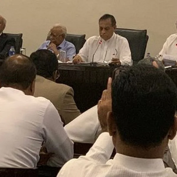 தொடரும் அரசியல் குழப்பம் - நவம்பர் 7-ல் மீண்டும் கூடுகிறது இலங்கை நாடாளுமன்றம்!