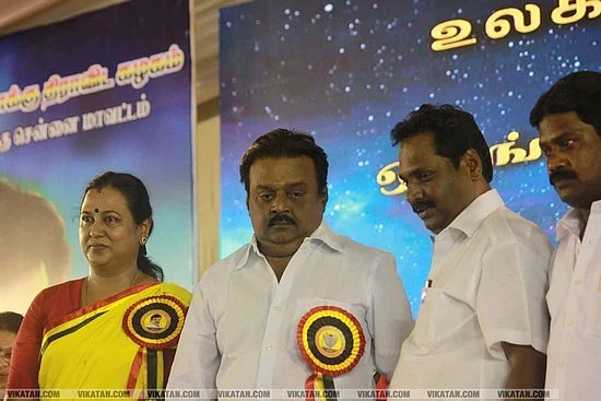 தனித்து போட்டியா... தனி அணியா... என்ன செய்யப்போகிறார் விஜயகாந்த்?