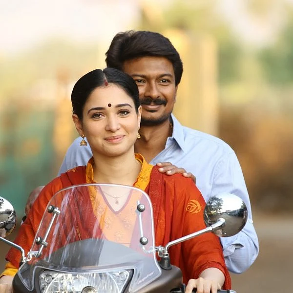 உதயநிதி, தமன்னா நடித்துள்ள 'கண்ணே கலைமானே' படத்தின் ஸ்டில்ஸ்