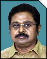 மிஸ்டர் கழுகு: உ.பி-யில் யோகி... தமிழ்நாட்டில் ரஜினி! - மோடியின் நெக்ஸ்ட் ‘கேம்’