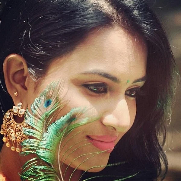 ''சீரியலில் முத்தக் காட்சியில் நடிப்பது எப்படி?"- 'மாப்பிள்ளை' ஜனனியின் பதில் என்ன?