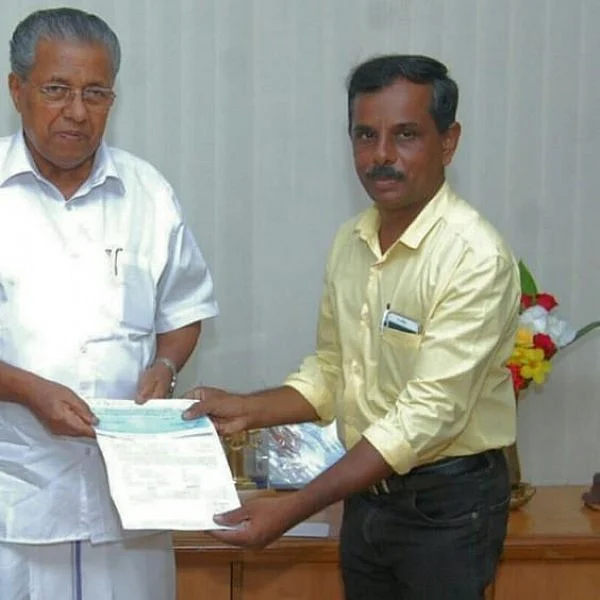 `கேரளாவுக்கு கை கொடுத்தோம்!' - விகடன் வாசகர்களுக்கு நன்றி