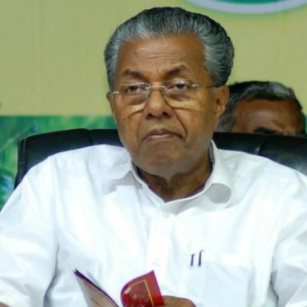 `4 மாவட்டங்கள்; 1,568 முகாம்கள்; 2,23,000 மக்கள்!' - பினராயி விஜயன் வேதனை