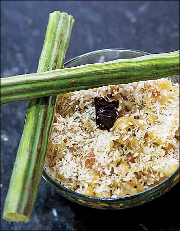 வாசகிகள் கைமணம்! - காலையில் கம்பு இட்லி... மாலையில் ஹெல்த்தி கேக்!