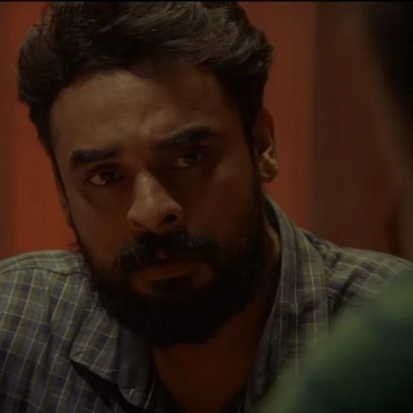 ``இதுக்கு மருந்தும் இல்லை, மருத்துவமும் இல்லை!" - மிரட்டும் `வைரஸ்’ டிரெய்லர்