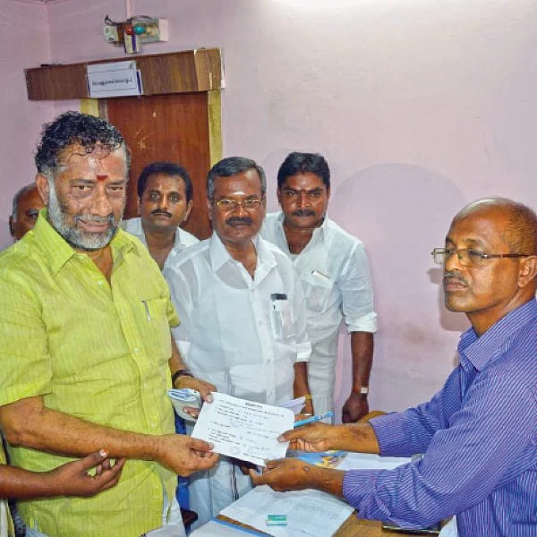 ஆவின் மீது கண் வைக்கும் ஓ.பி.எஸ். தம்பி! - குறுக்கு வழியில் நுழைவதாகப் புகார்...