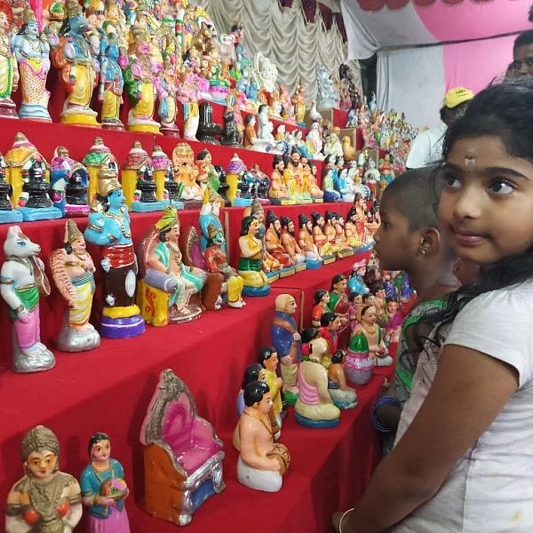 ராமேஸ்வரம் கோயிலில் நவராத்திரி திருவிழா - கொலு பொம்மைகள் அணிவகுப்பு