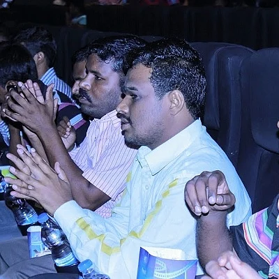 பார்வை சவால் கொண்டவர்களும் ரசித்து மகிழ்ந்த கபாலி!