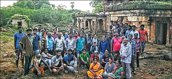மறைந்துகிடந்த திருக்கோயில்... மீட்டெடுத்த இளைஞர்கள்!