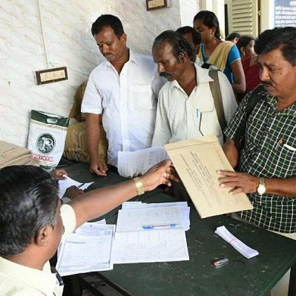 நீட் தேர்வு எதிரொலி... சித்த மருத்துவம் உள்ளிட்ட படிப்புகளுக்கு மாணவர்களிடம் ஆர்வம்!
