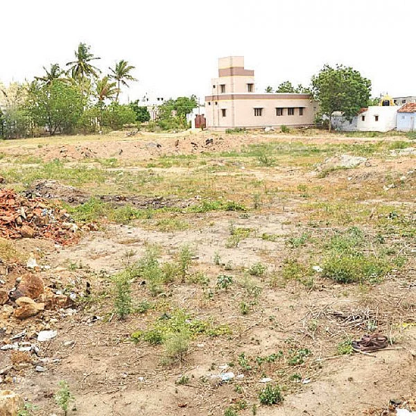 குளத்தைக் காணோம்... பரிதவிக்கும் மக்கள்!
