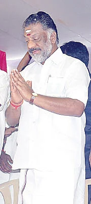 ஸ்தம்பித்தது தமிழக நிர்வாகம்!