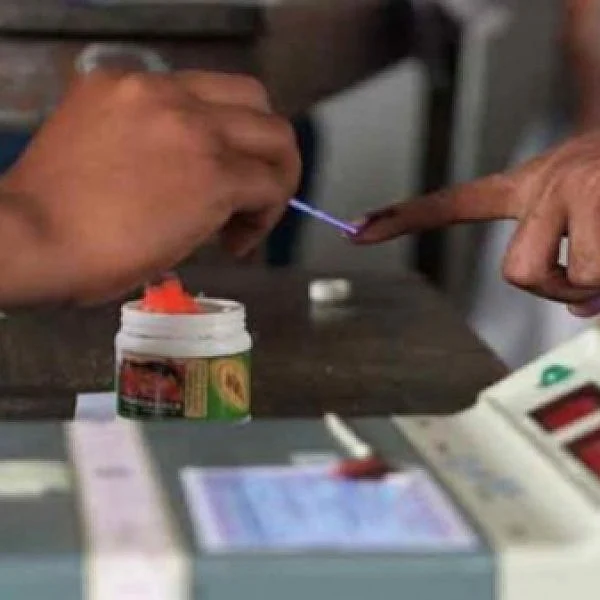 `சம்பளம் பெரிதல்ல... தரமான கல்விதான் வேண்டும்!' - புதிய கட்சி தொடங்கிய ஐ.ஐ.டி முன்னாள் மாணவர்கள்