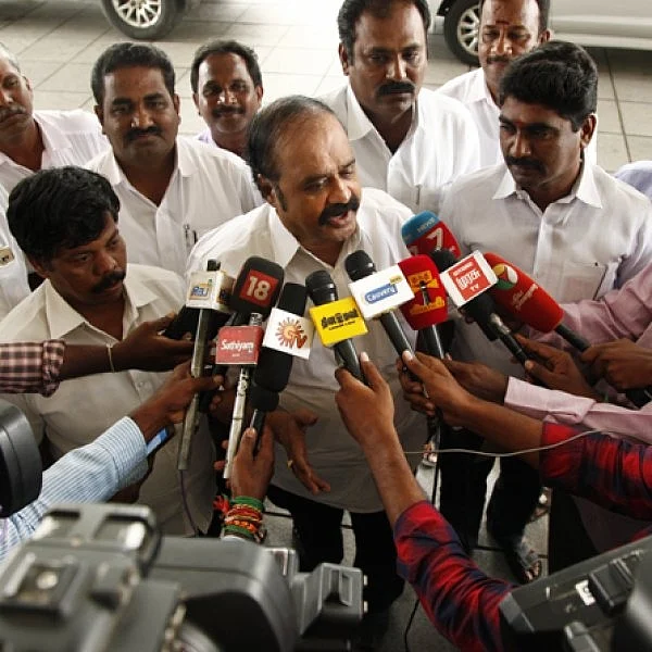 புகழேந்தி