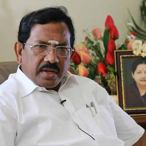 அமைச்சர் மாஃபா பாண்டியராஜன்