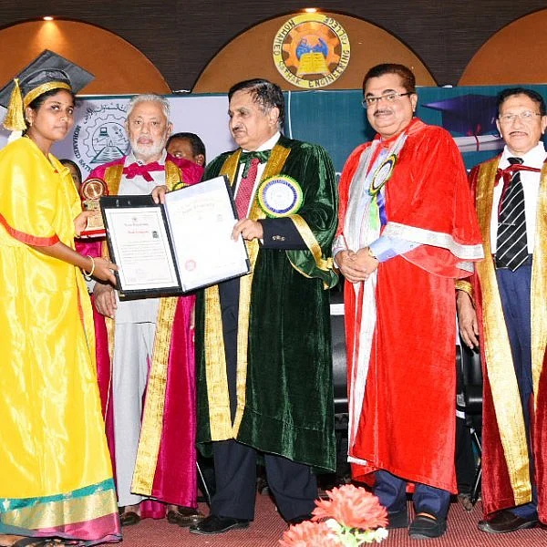 `மாணவர்கள் நீதி, நேர்மை தவறாதவர்களாக இருக்க வேண்டும்!’ - அண்ணா பல்கலைக்கழகத் துணைவேந்தர் சூரப்பா அறிவுரை