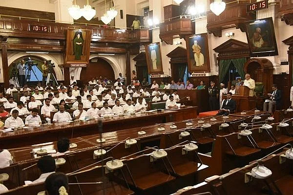 ` யார் யாரிடம் சிக்கிக் கொண்டார்கள்?!' - பா.ஜ.க குறித்த கேள்வியால் கொதித்த எடப்பாடி பழனிசாமி