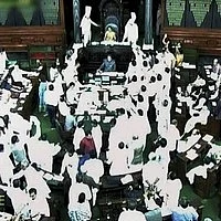 எதிர்க்கட்சிகள் தொடர் அமளி: நாடாளுமன்றம் ஒத்திவைப்பு!