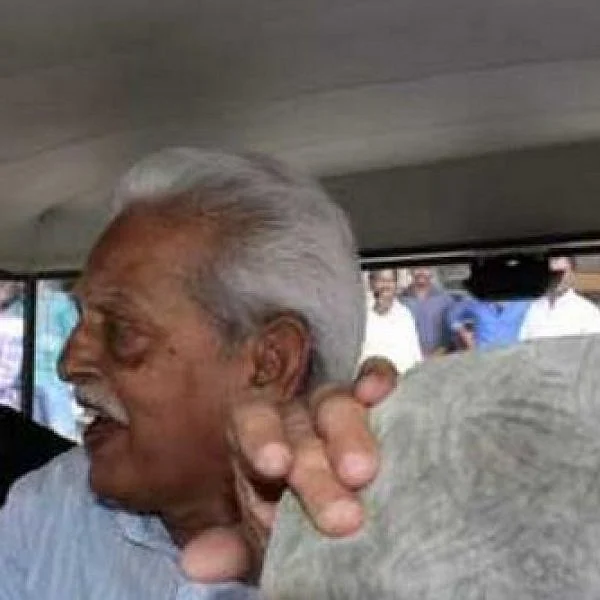 'நீ இந்து பெண்தானே, நெற்றியில் ஏன் பொட்டு இல்லை?' - வரவர ராவ் மகளிடம் சீறிய போலீஸார்