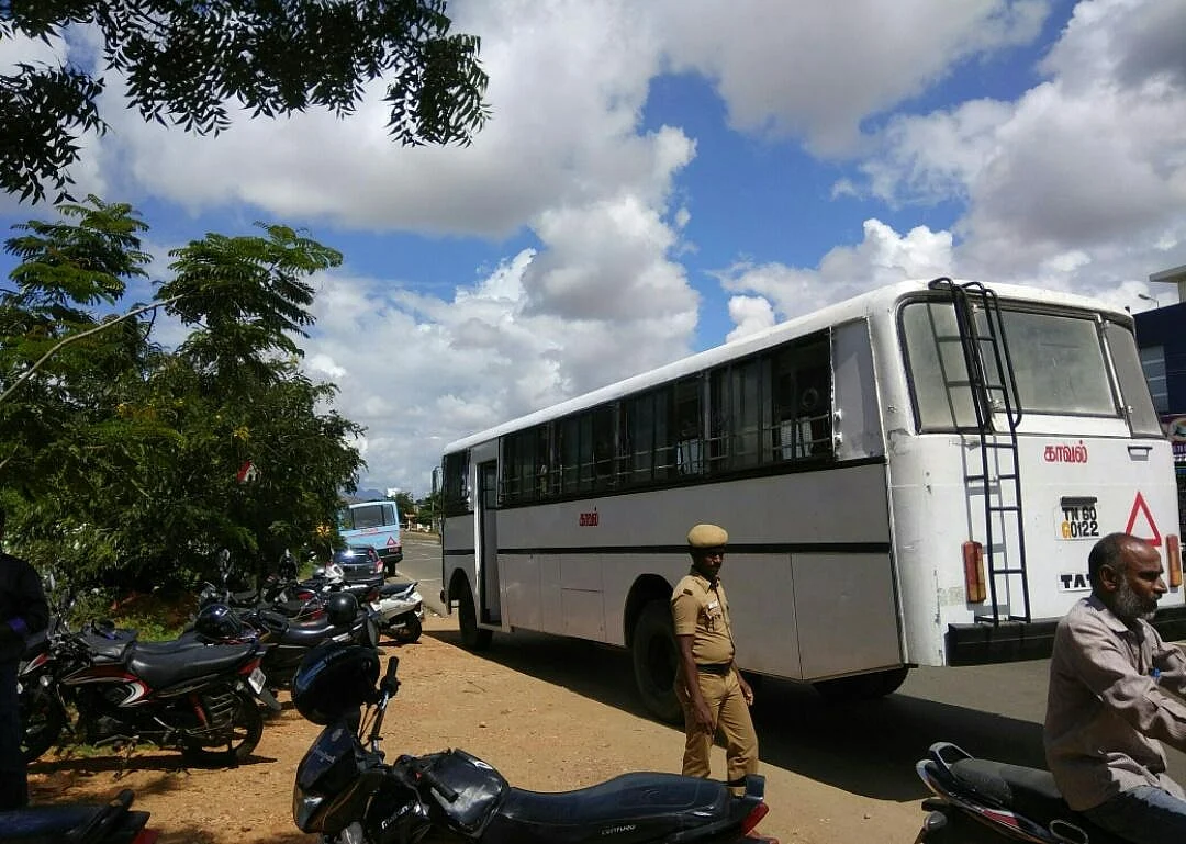 ஜாக்டோ- ஜியோ போராட்டமும் மினி பஸ்ஸும்.! அவதிப்பட்ட மக்கள்.!