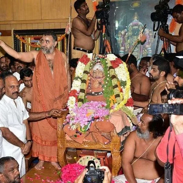 ஜெயேந்திரர் அடக்கம் செய்யும் முறை இதுதான்! - தீவிர ஏற்பாடுகளில் சங்கரமடம்