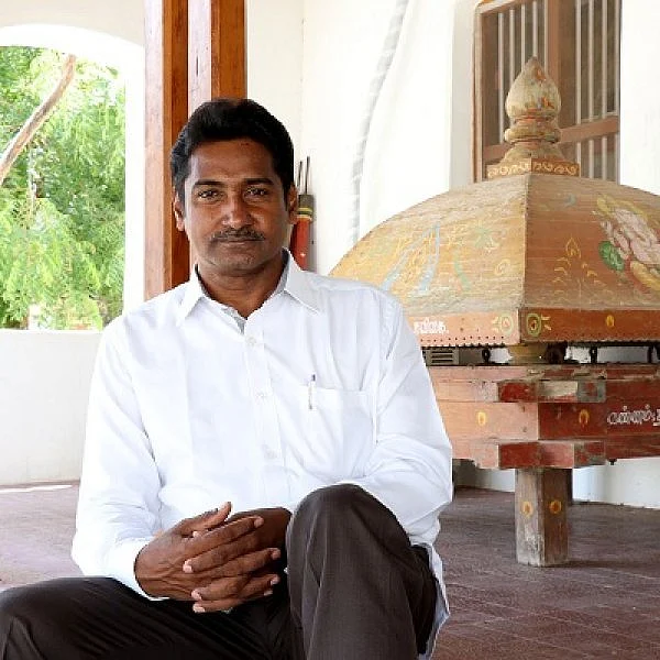 முகிலன் காணாமல் போனதன் பின்னணியில் விலகாத சில மர்மங்கள்! #WhereIsMugilan