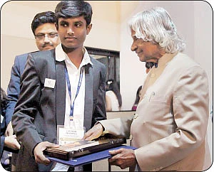 சிந்தையில் ஒளிர்ந்த விளக்கு !