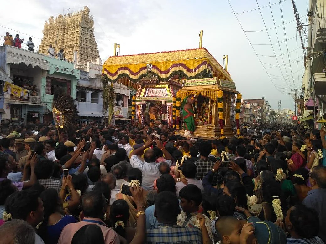 சங்கரநாராயணர் கோயிலில் தபசுக் காட்சி! - லட்சக்கணக்கான பக்தர்கள் சுவாமி தரிசனம்